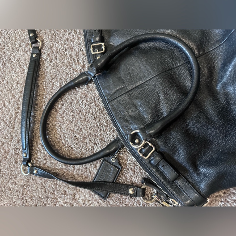 Black Coach Madison Lindsey Leather Tote with Zip Closure and Front Pocket EUC - Picture 4 of 9
